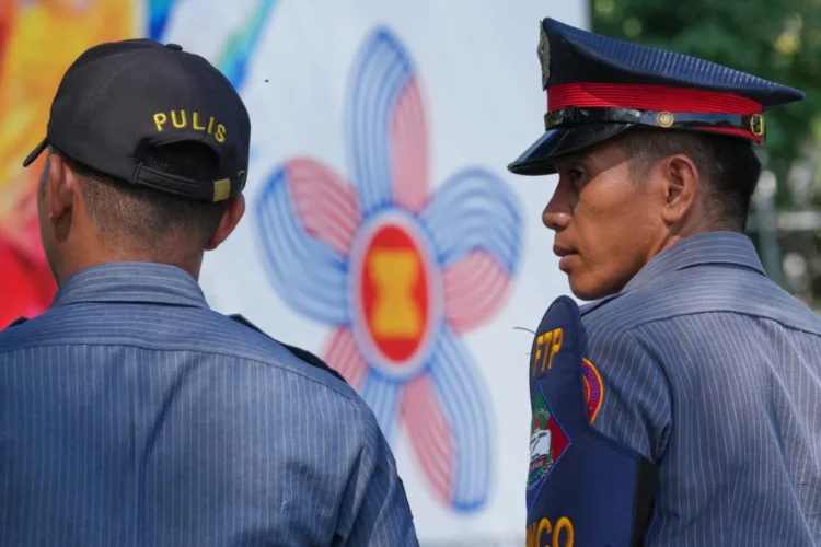 ASEAN talks focus on war, Myanmar crisis, South China Sea